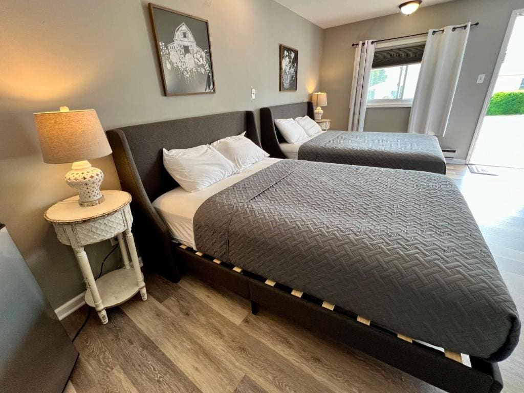 Deluxe Quadruple Room room - Image 3