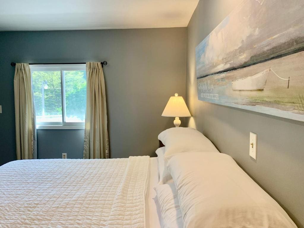 Deluxe King Room room - Image 3