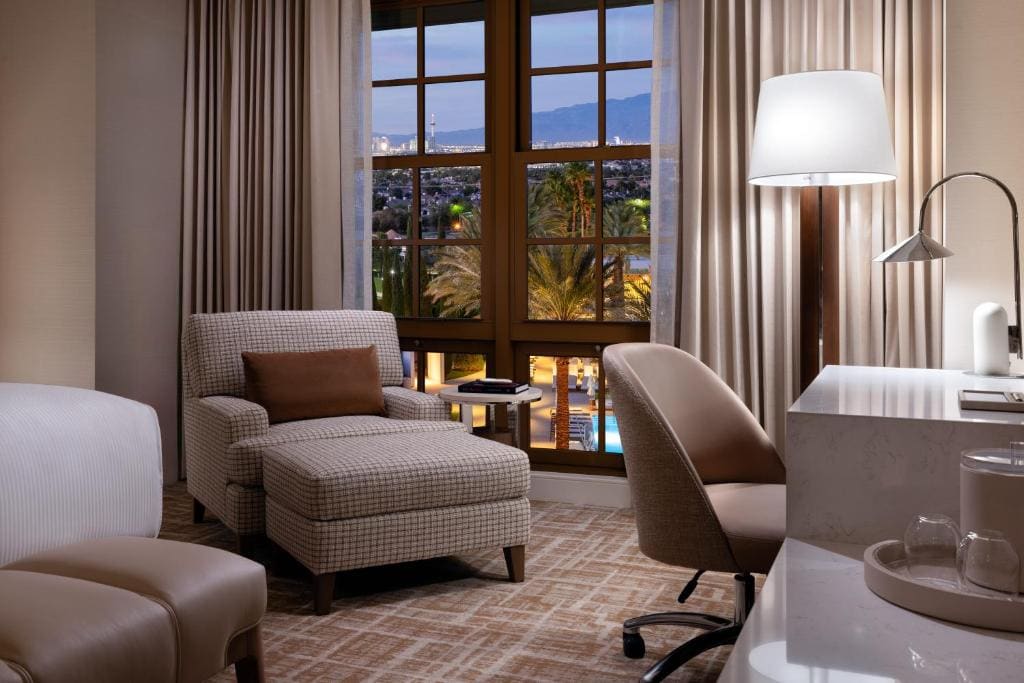 Resort View King - Newly Remodeled room - Image 1