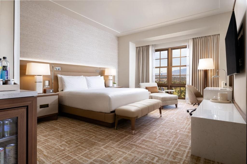 Resort View King - Newly Remodeled room - Image 2