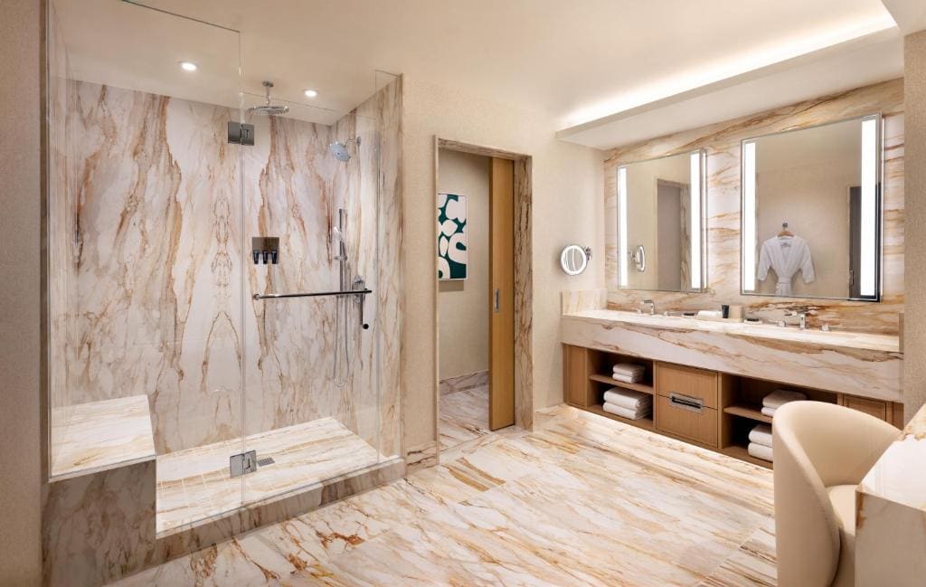Executive King Suite - Newly Remodeled room - Image 2