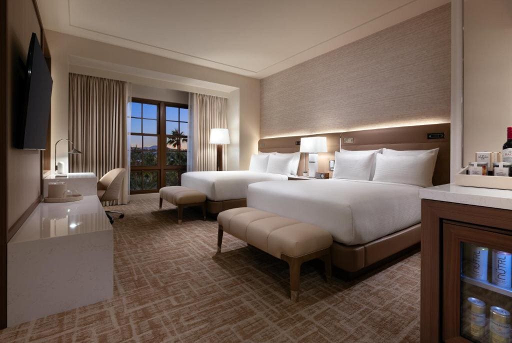 Resort Two Queen - Newly Remodeled room - Image 3