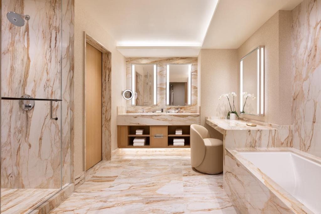 Executive King Suite - Newly Remodeled room - Image 1