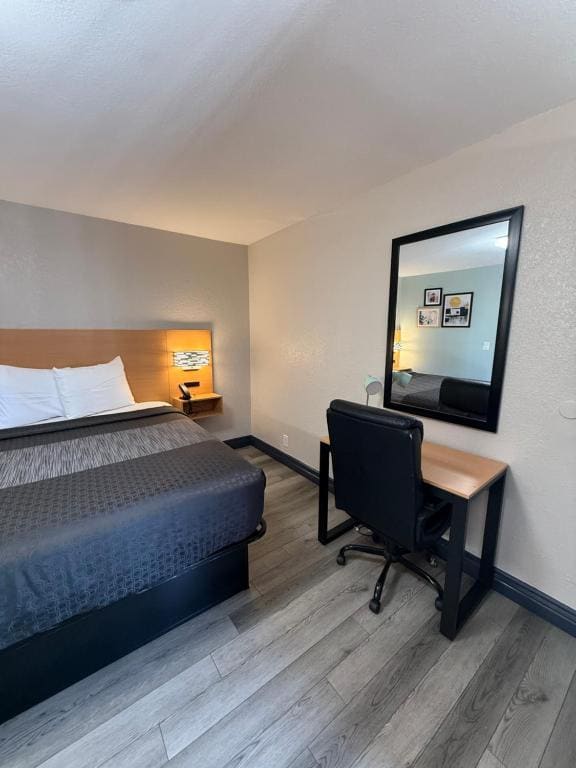Standard Queen Room - Non Smoking room - Image 1