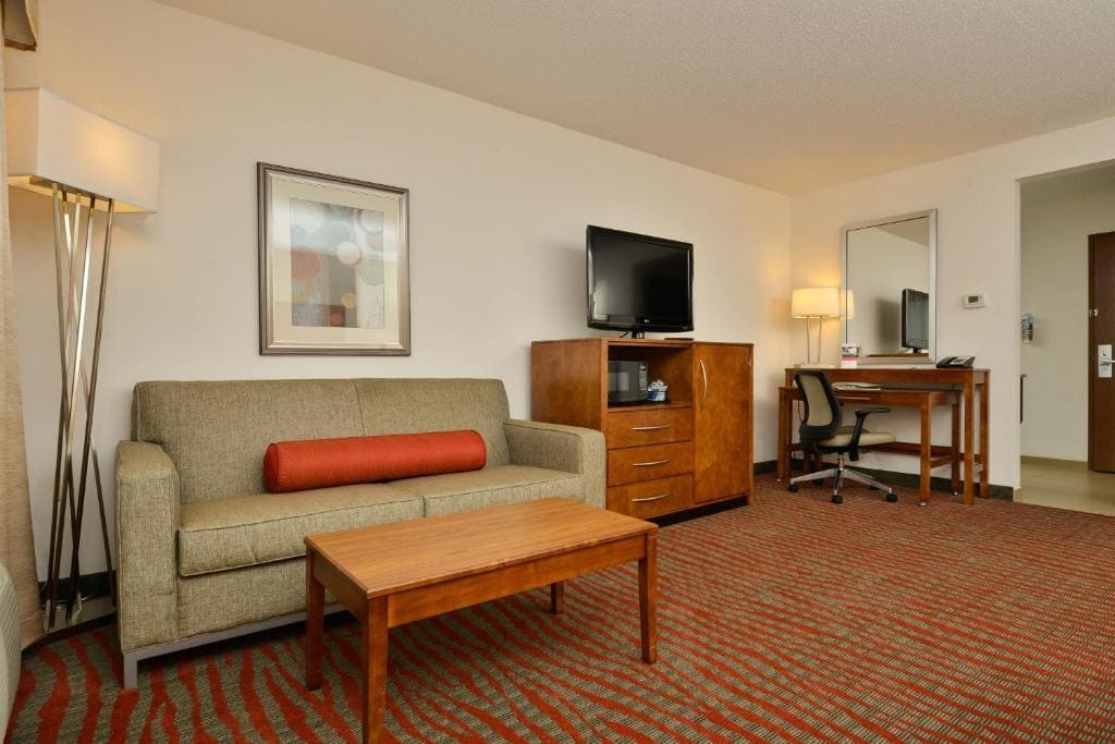 Standard King Room with Sofa Bed room - Image 1