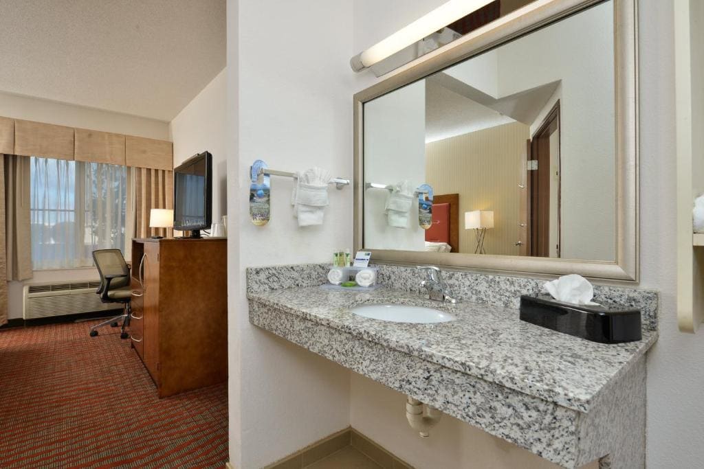 Standard Double Room with Two Double Beds room - Image 1