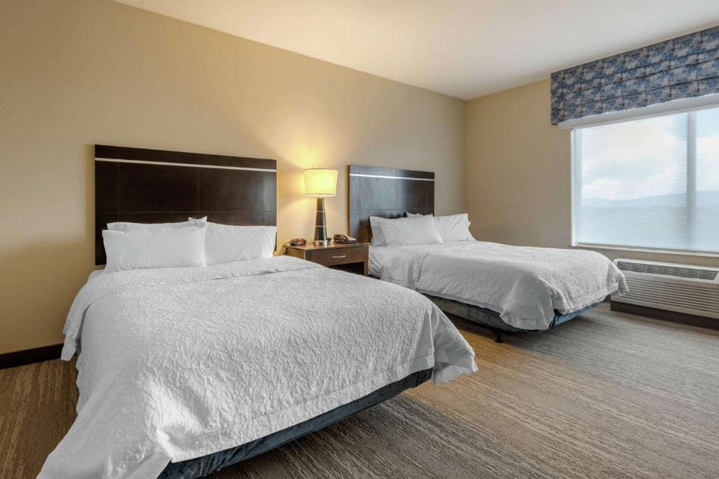 Queen Room with Two Queen Beds - Mobility and Hearing Access/Non-Smoking room - Image 1