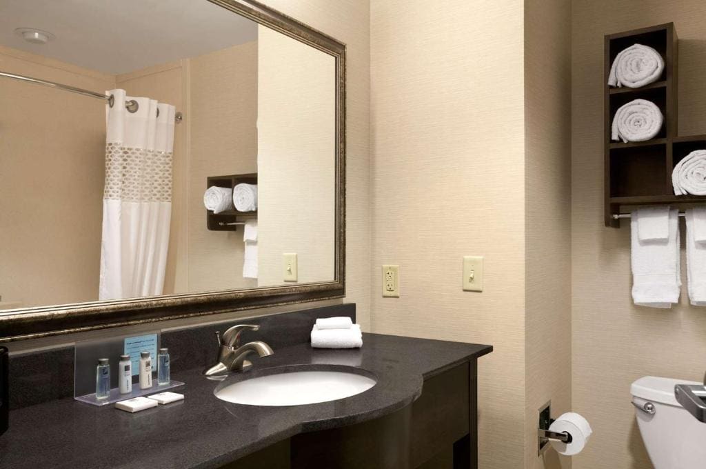 Room with Two Queen Beds - Non-Smoking room - Image 1