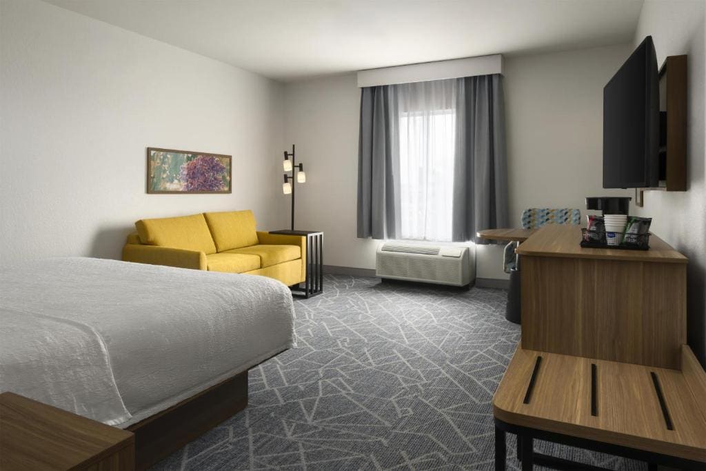 King Room with Sofa Bed - Non-Smoking room - Image 1