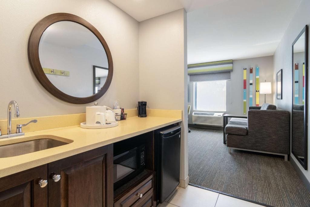 King Studio Suite - Non-Smoking room - Image 1