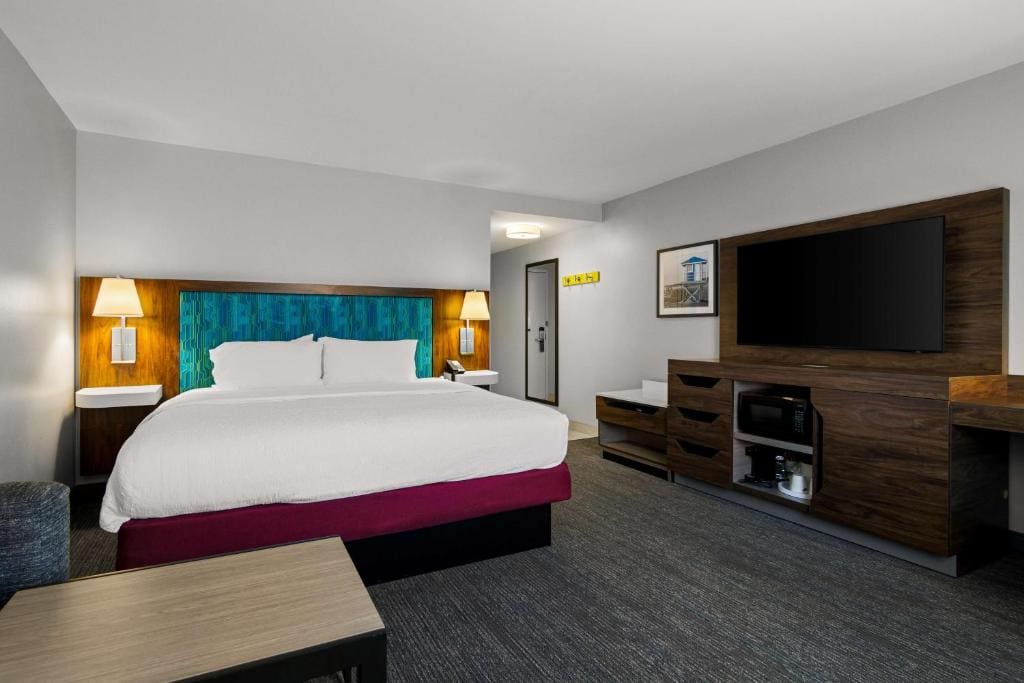 King Room - Hearing Access/Non-Smoking room - Image 1