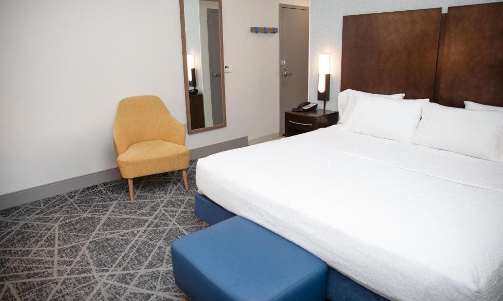 King Room - Non-Smoking room - Image 2