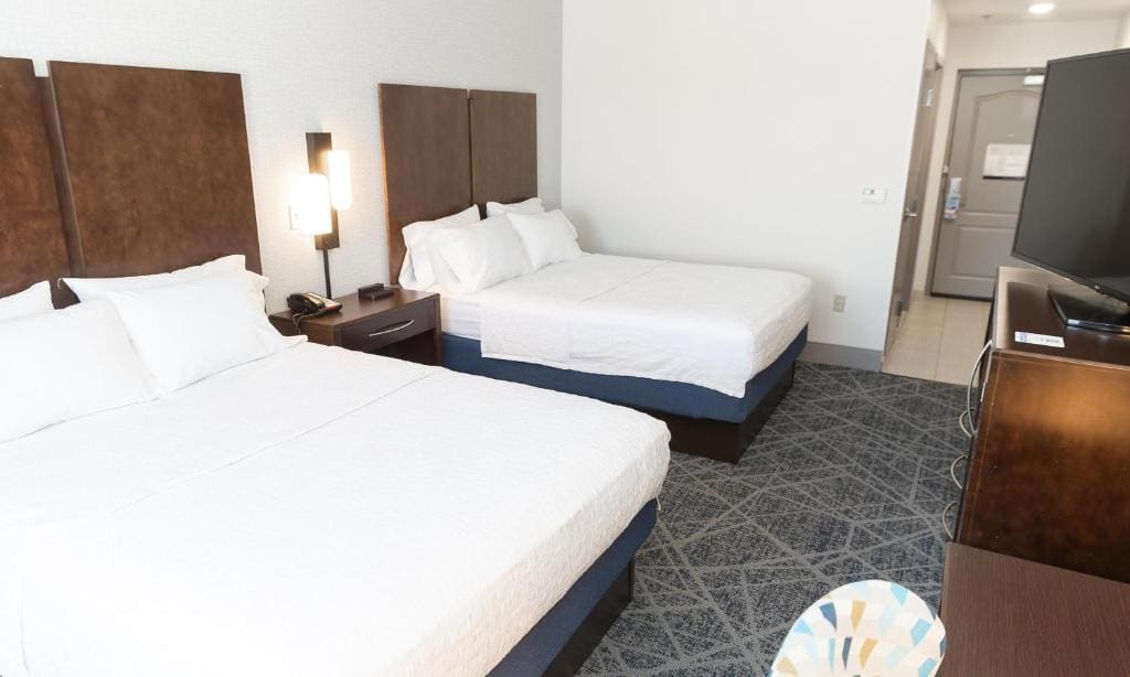 Queen Room with Two Queen Beds (4 Adults) room - Image 1