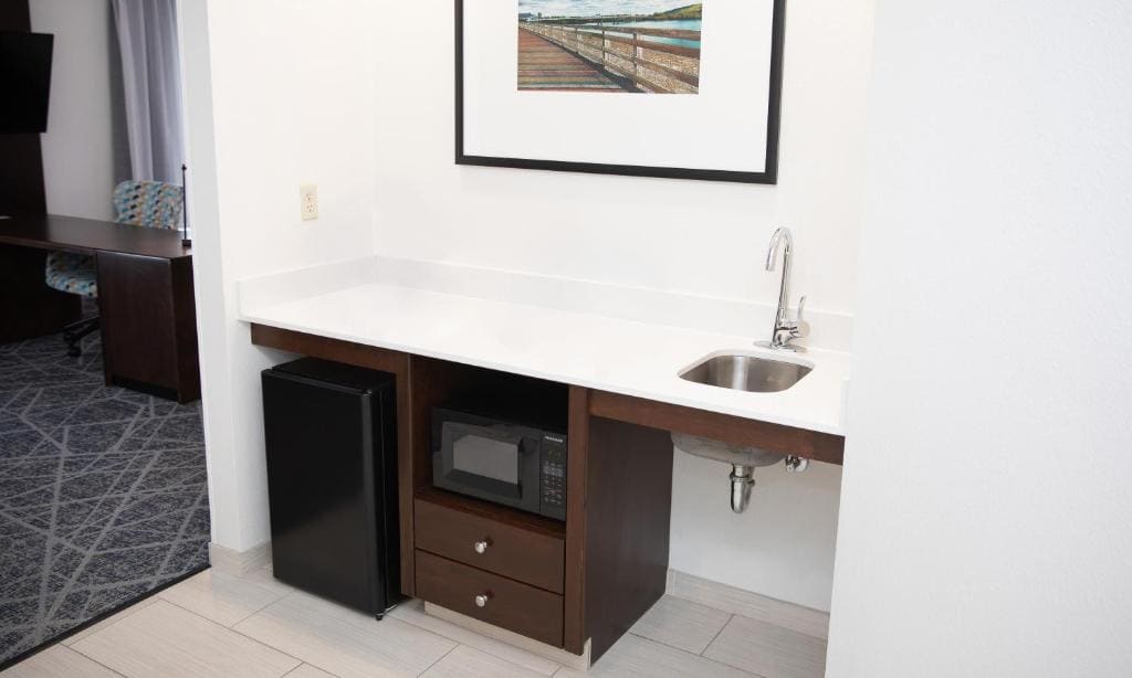 King Studio Suite - Non Smoking room - Image 2