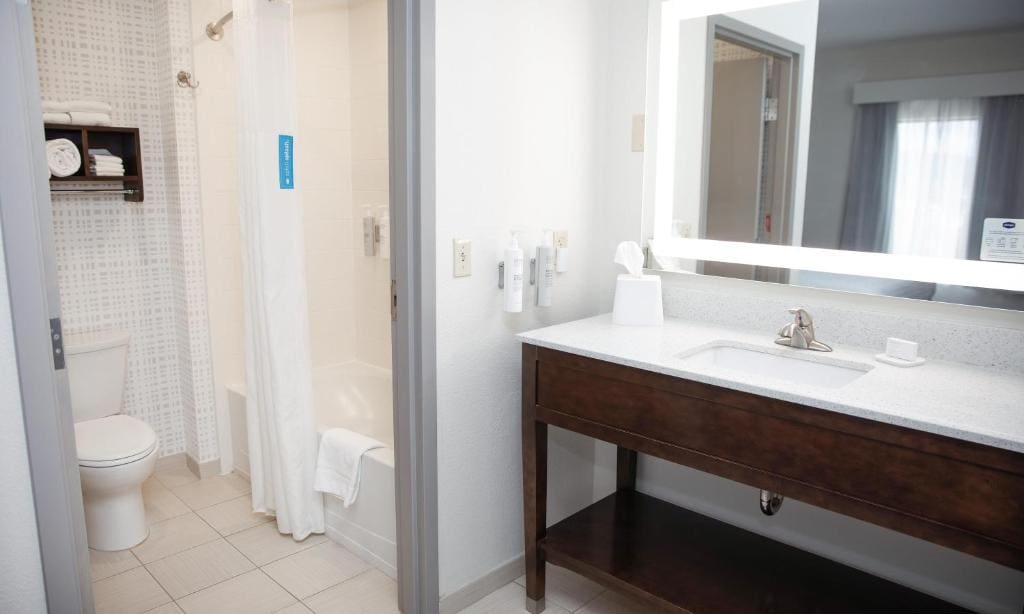 King Studio Suite - Non Smoking room - Image 3