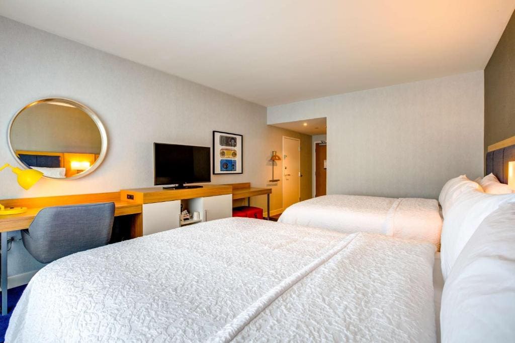 Queen Room with Two Queen Beds - Non-Smoking room - Image 1