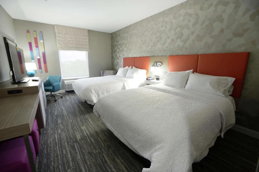 Queen Room with Two Queen Beds - Non-Smoking room - Image 1