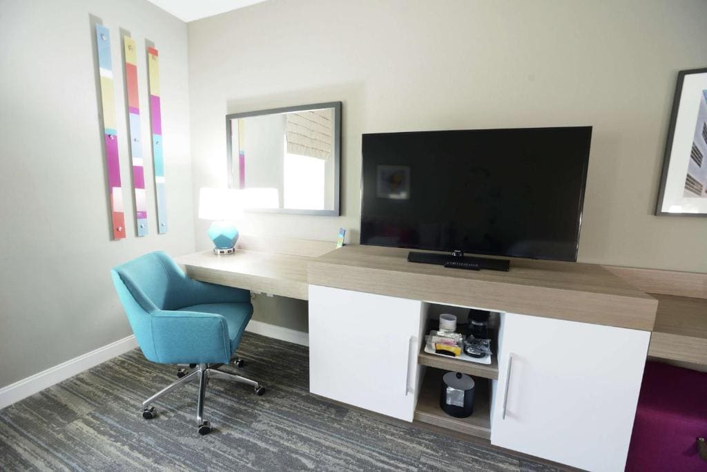 King Room with Sofa Bed- Non-Smoking room - Image 2