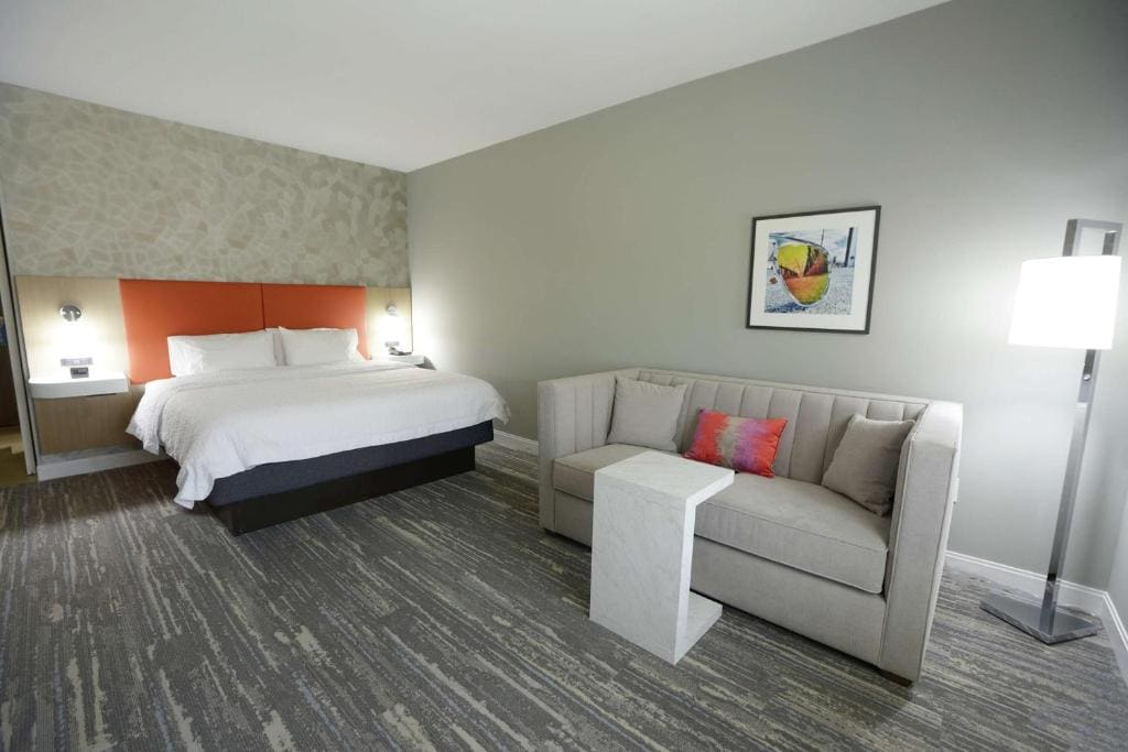 King Room with Sofa Bed- Non-Smoking room - Image 1