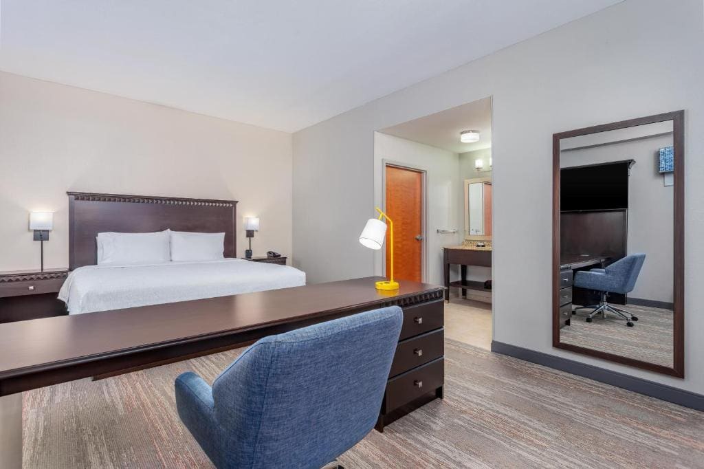 King Studio Suite - Non Smoking room - Image 2