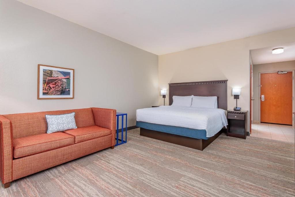 King Room with Sofa Bed - Non-Smoking room - Image 1
