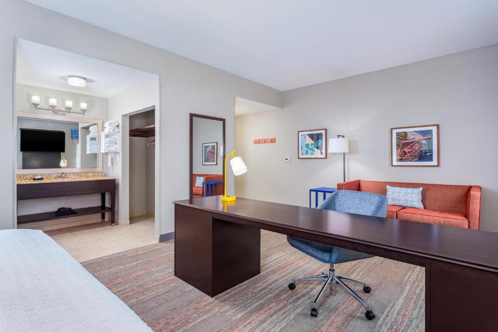 King Studio Suite - Non Smoking room - Image 3