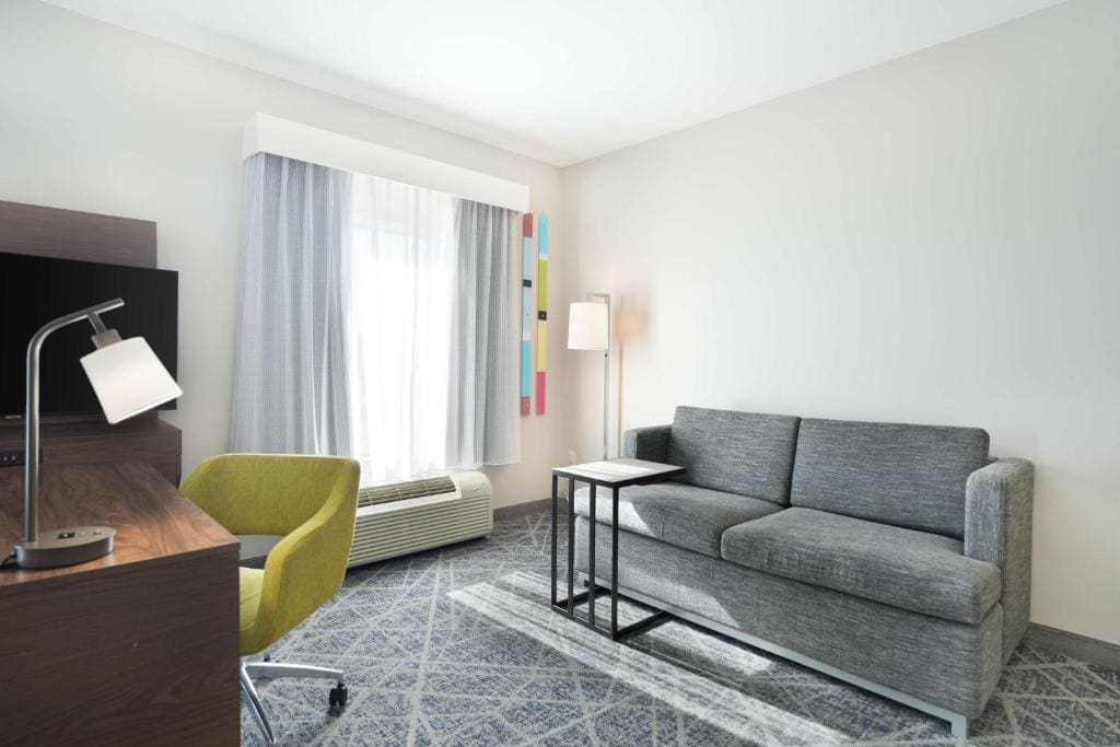 King Studio Suite - Non-Smoking room - Image 2