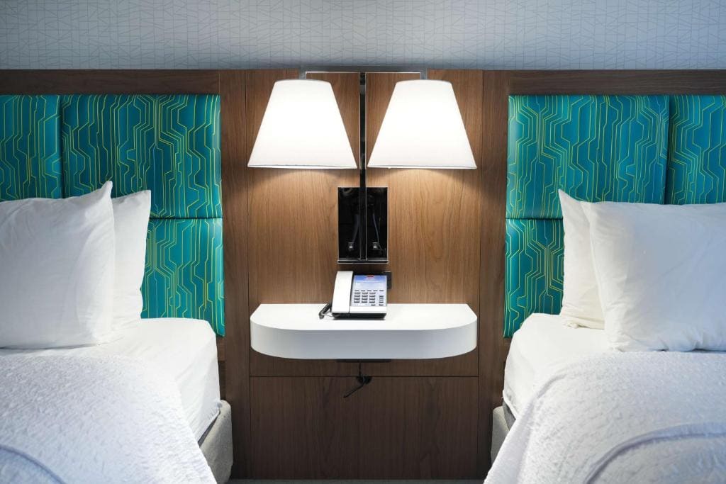 Room with Two Queen Beds - Non-Smoking room - Image 3