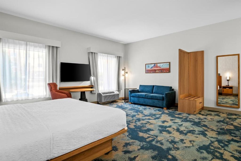 King Studio Suite with Sofa Bed - Non-Smoking room - Image 1