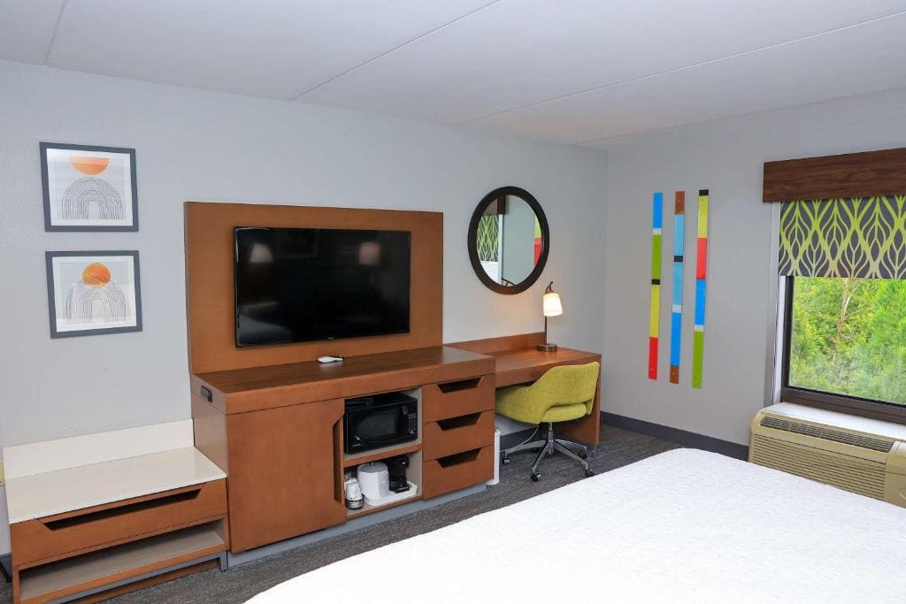 King Room - Mobility Access/Non-Smoking room - Image 3