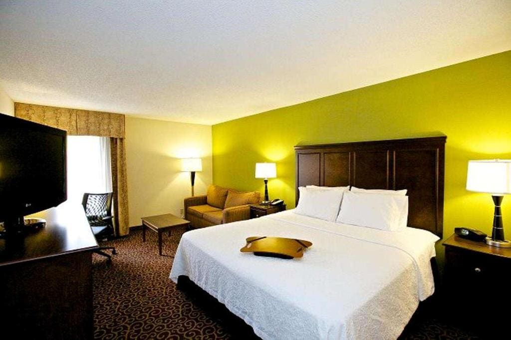 King Room with Sofa Bed and Study - Non-Smoking room - Image 2