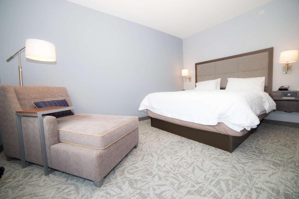 King Room - Non-Smoking room - Image 3
