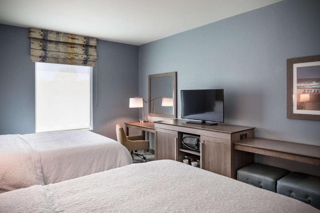Queen Room with Two Queen Beds (4 Adults) room - Image 1