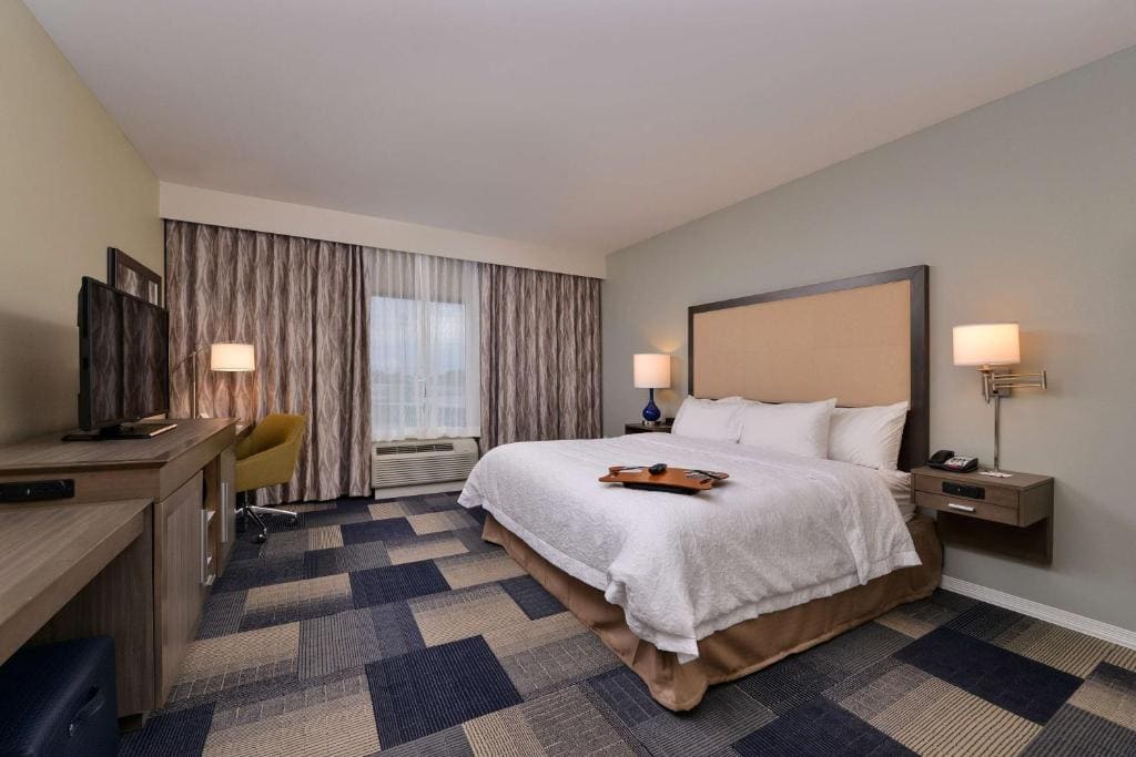 King Room - Non-Smoking room - Image 1