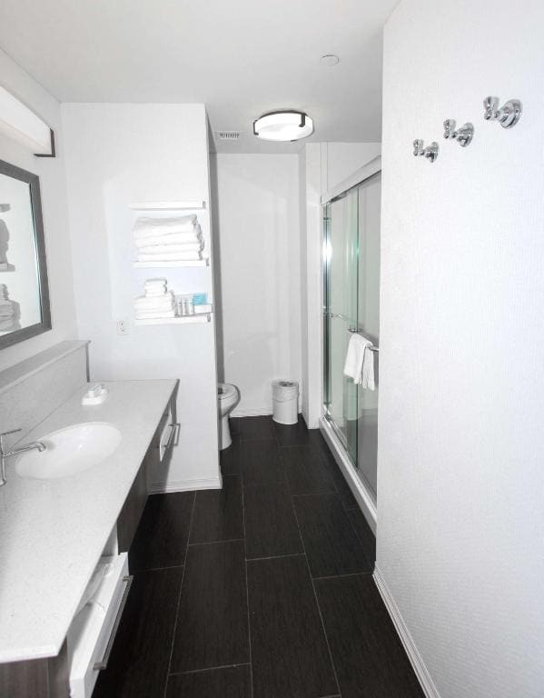 King Room - Non-Smoking room - Image 2