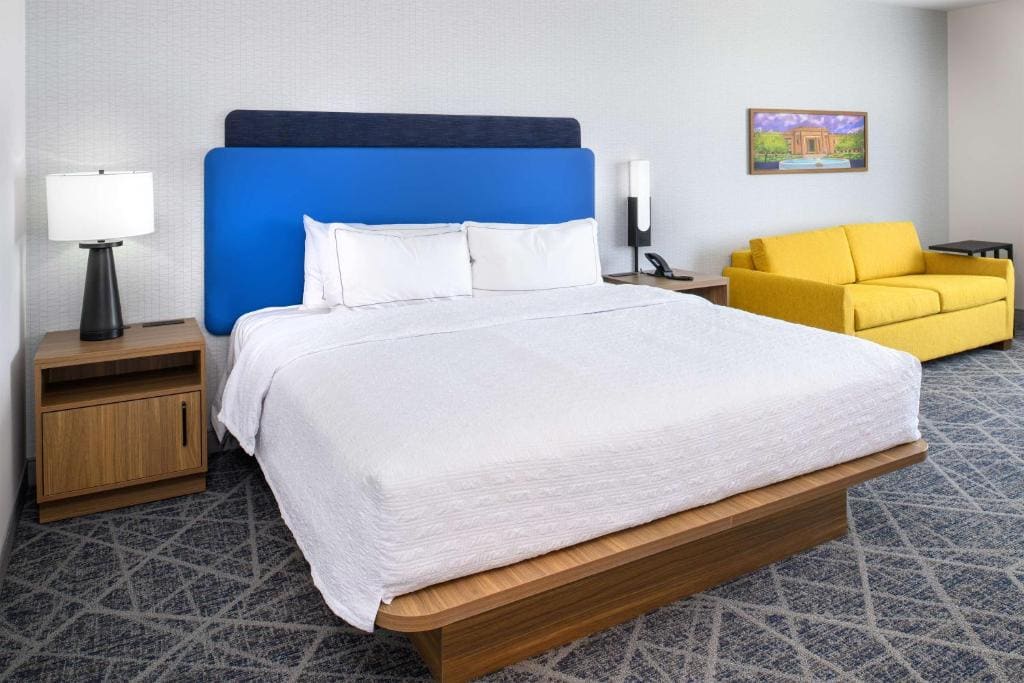 King Room with Sofa Bed - Non-Smoking room - Image 1
