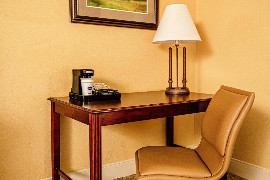 King Room with Sofa Bed and Study - Non-Smoking room - Image 3