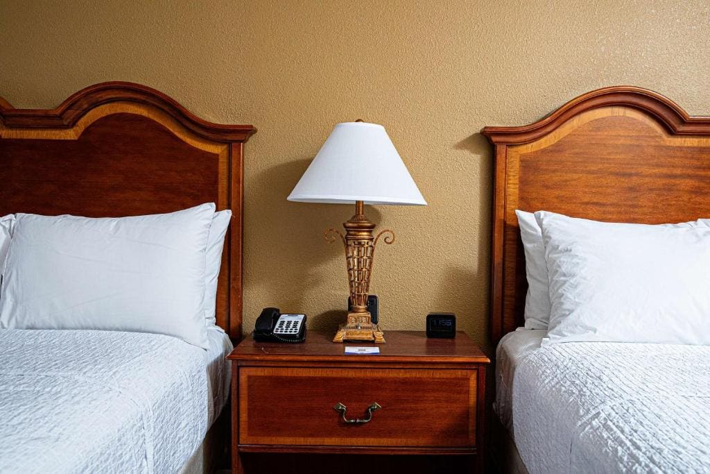 Room with Two Queen Beds - Non-Smoking room - Image 2
