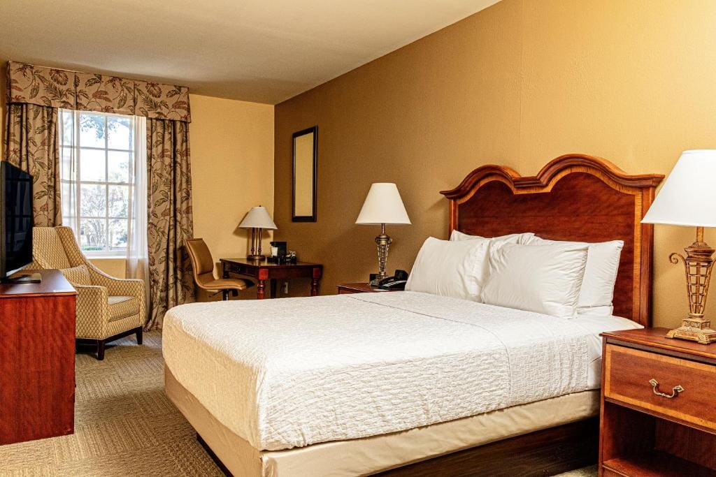Queen Room - Non-Smoking room - Image 1