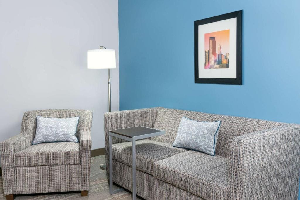 King Studio with Sofa Bed - Non-Smoking room - Image 2