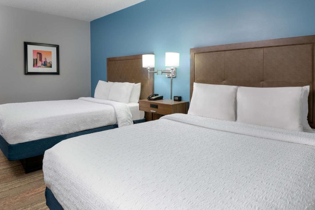 Room with Two Queen Beds - Non-Smoking room - Image 1