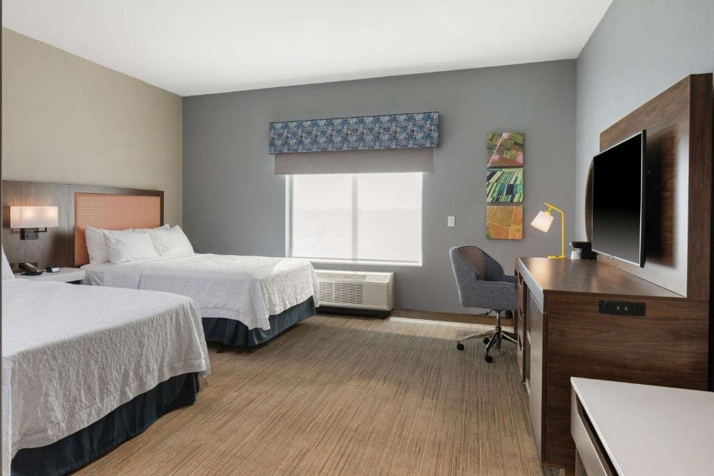 Queen Room with Two Queen Beds - Mobility and Hearing Access/Non-Smoking room - Image 1