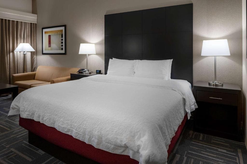 King Room with Sofa Bed - Non-Smoking room - Image 2