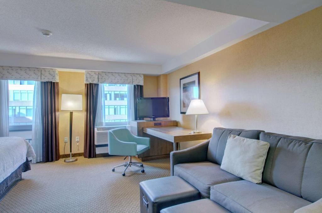 King Studio Suite - Non-Smoking room - Image 3
