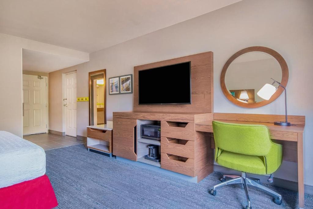 King Room - Mobility Access/Non-Smoking room - Image 1