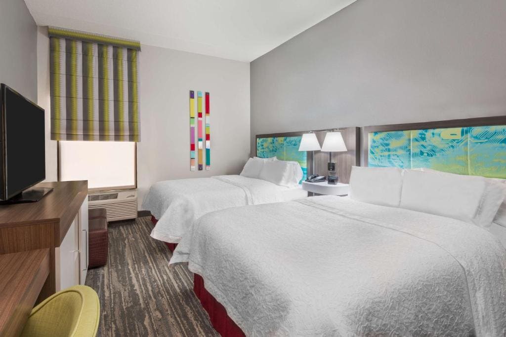 Queen Room with Two Queen Beds - Mobility Access/Non-Smoking room - Image 1