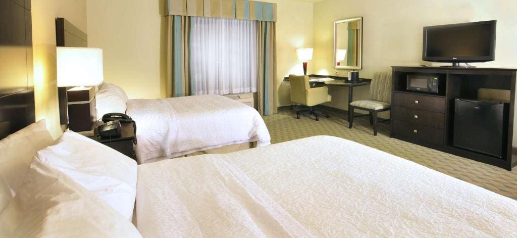 Queen Room with Two Queen Beds - Mobility and Hearing Access/Non-Smoking room - Image 1