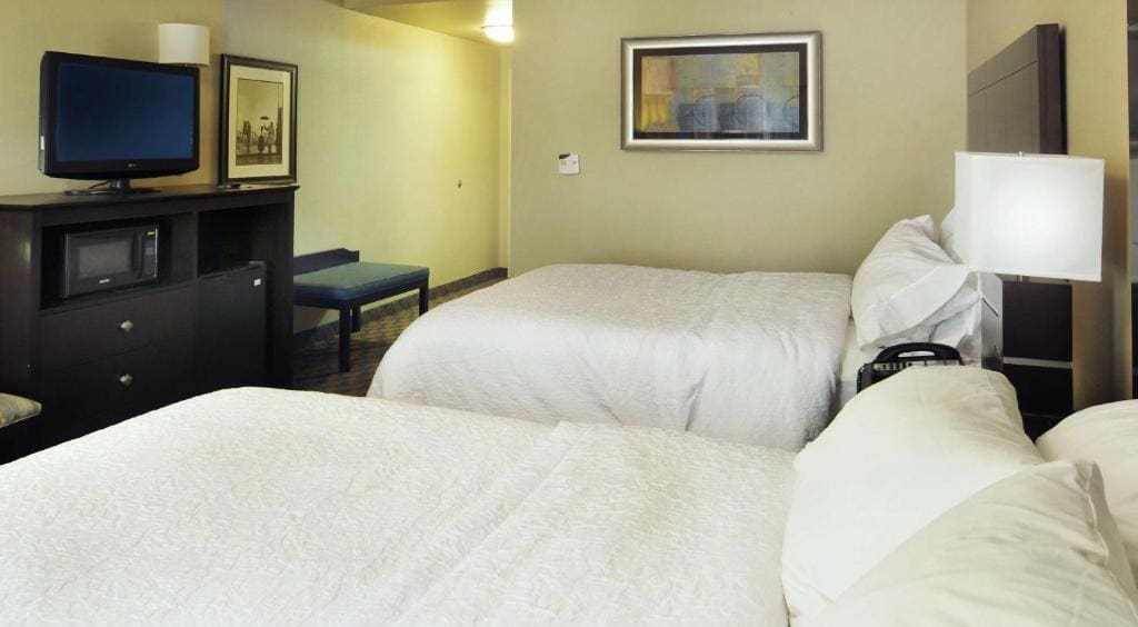Room with Two Queen Beds - Non-Smoking room - Image 1