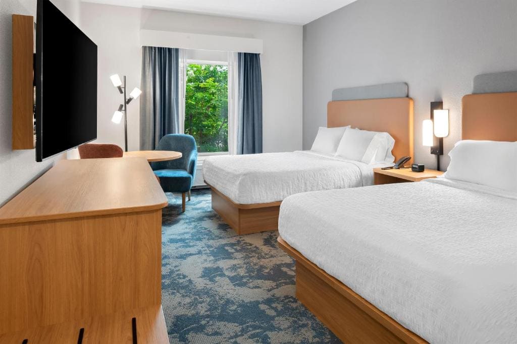 Room with Two Queen Beds - Non-Smoking room - Image 1