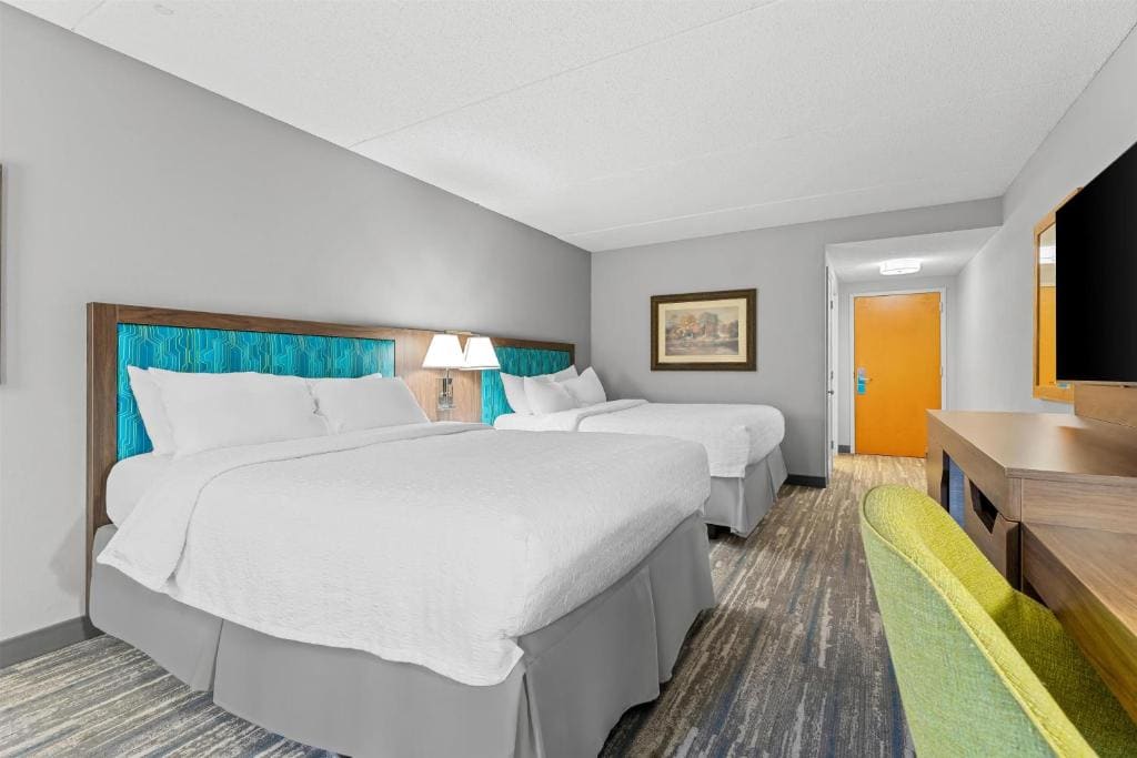 Room with Two Queen Beds - Non-Smoking room - Image 1